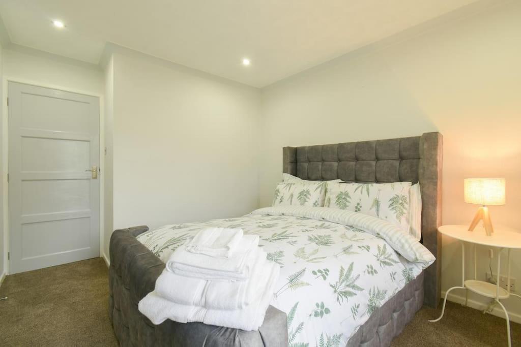 Luxurious & Tranquil Riverside Getaway Great Harwood エクステリア 写真