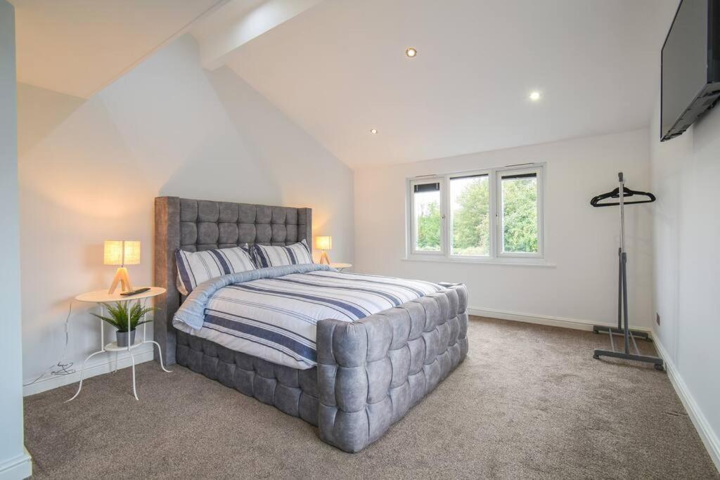 Luxurious & Tranquil Riverside Getaway Great Harwood エクステリア 写真